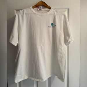 Simply Southern White Pig Design Women’s T-Shirt Size L